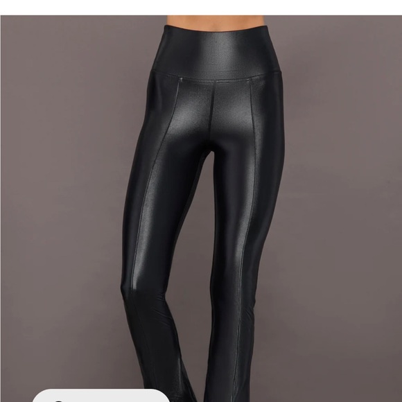 Carbon38 black flared leggings in Takara Shine - Picture 8 of 13